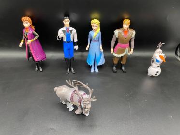 مجموعة مجسمات فروزن مكونة من 6 شخصيات Ensemble de figurine Frozen  6 caractéres